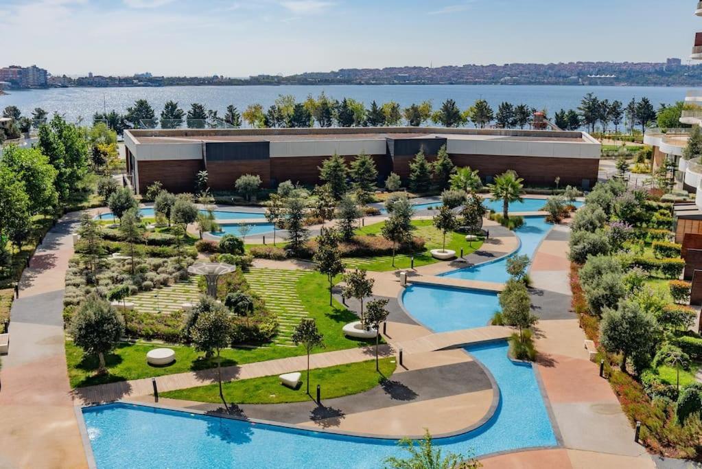 Golden Stones House Sea And Lake View Istanbul Exterior photo